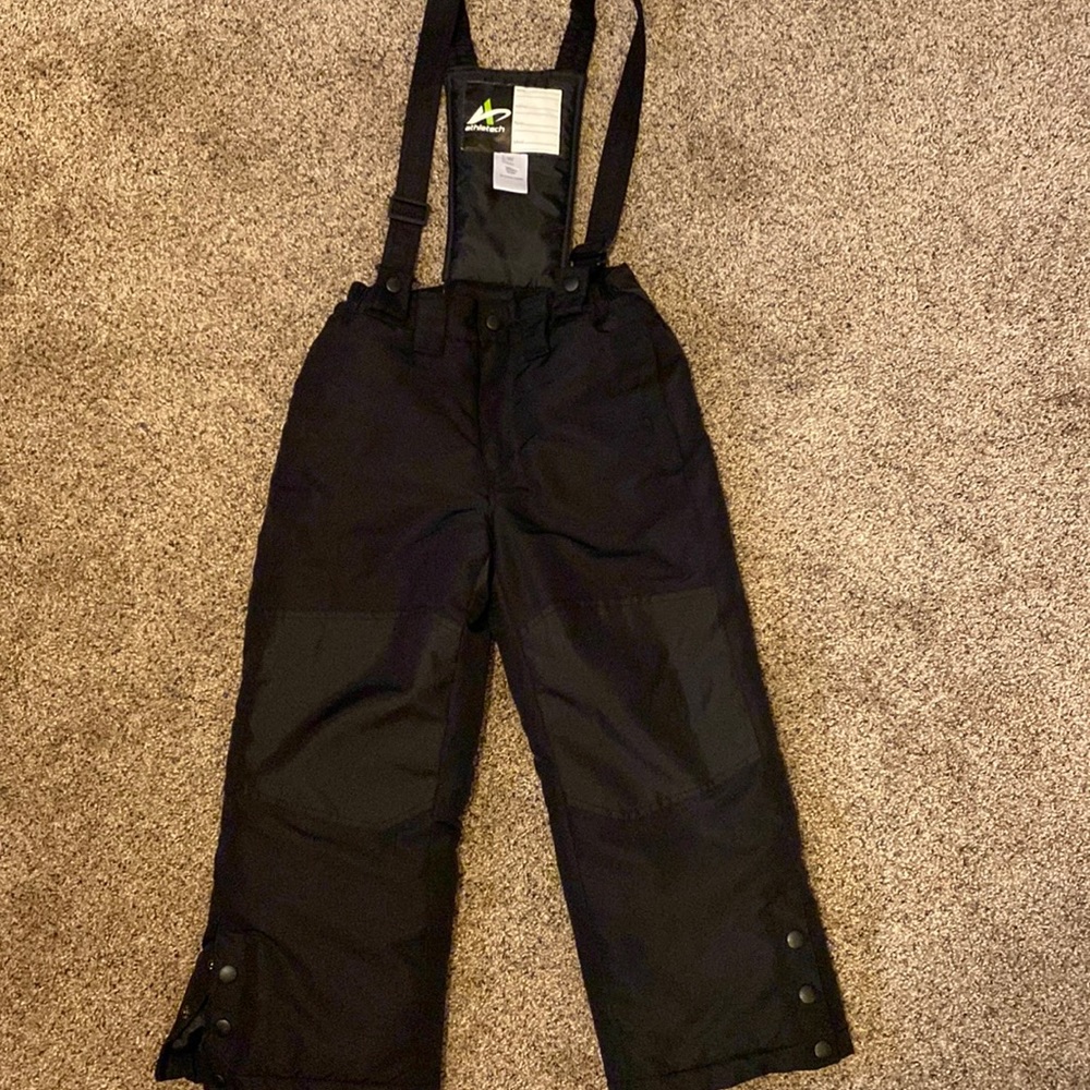 Black snow bibs